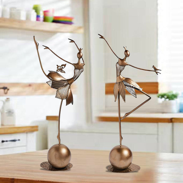 Charmante jardinière dansante
