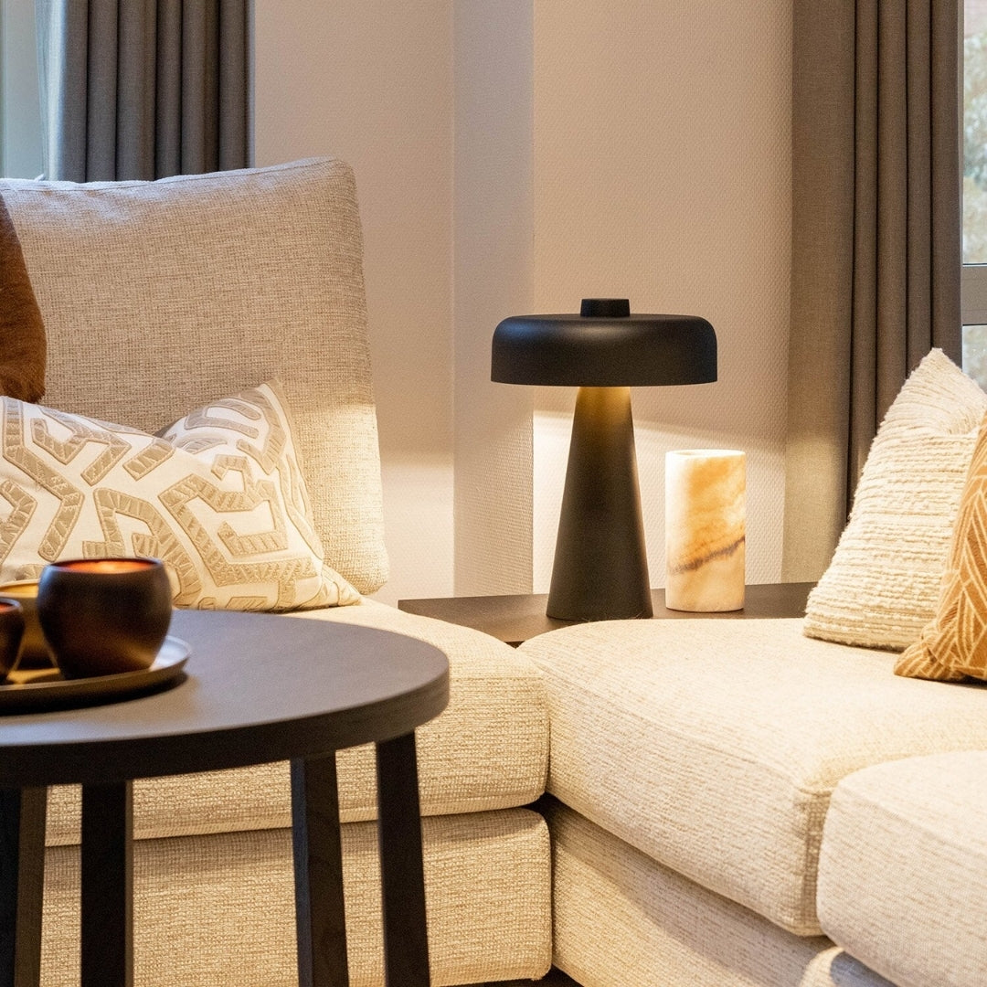 Pilz Lampe - Luxuriöse schwarze Tischlampe mit goldenem Schimmer