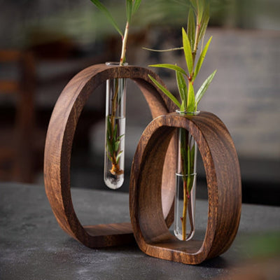 Walnoot Loop Vaasje - Sculpturaal Design voor Bloemen