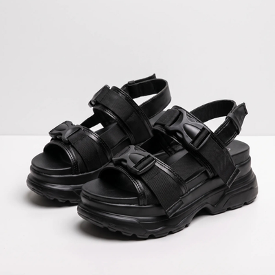 Platform Sandalen Met Stoere Gespsluiting