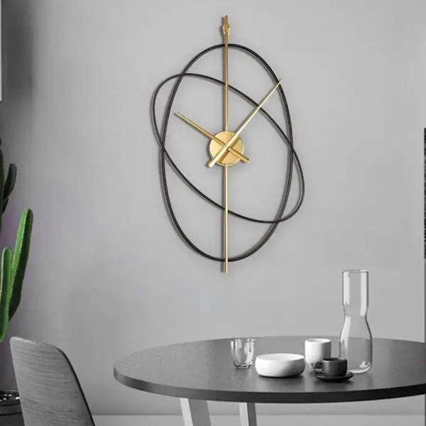 Falióra - Minimalista kialakítás aranyszínű mutatókkal