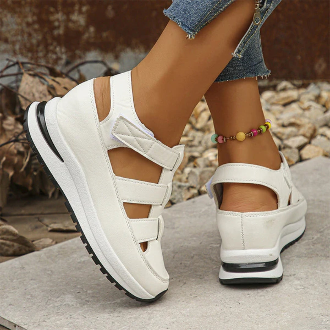 Cassidy - Orthopädische Klettband-Sandalen