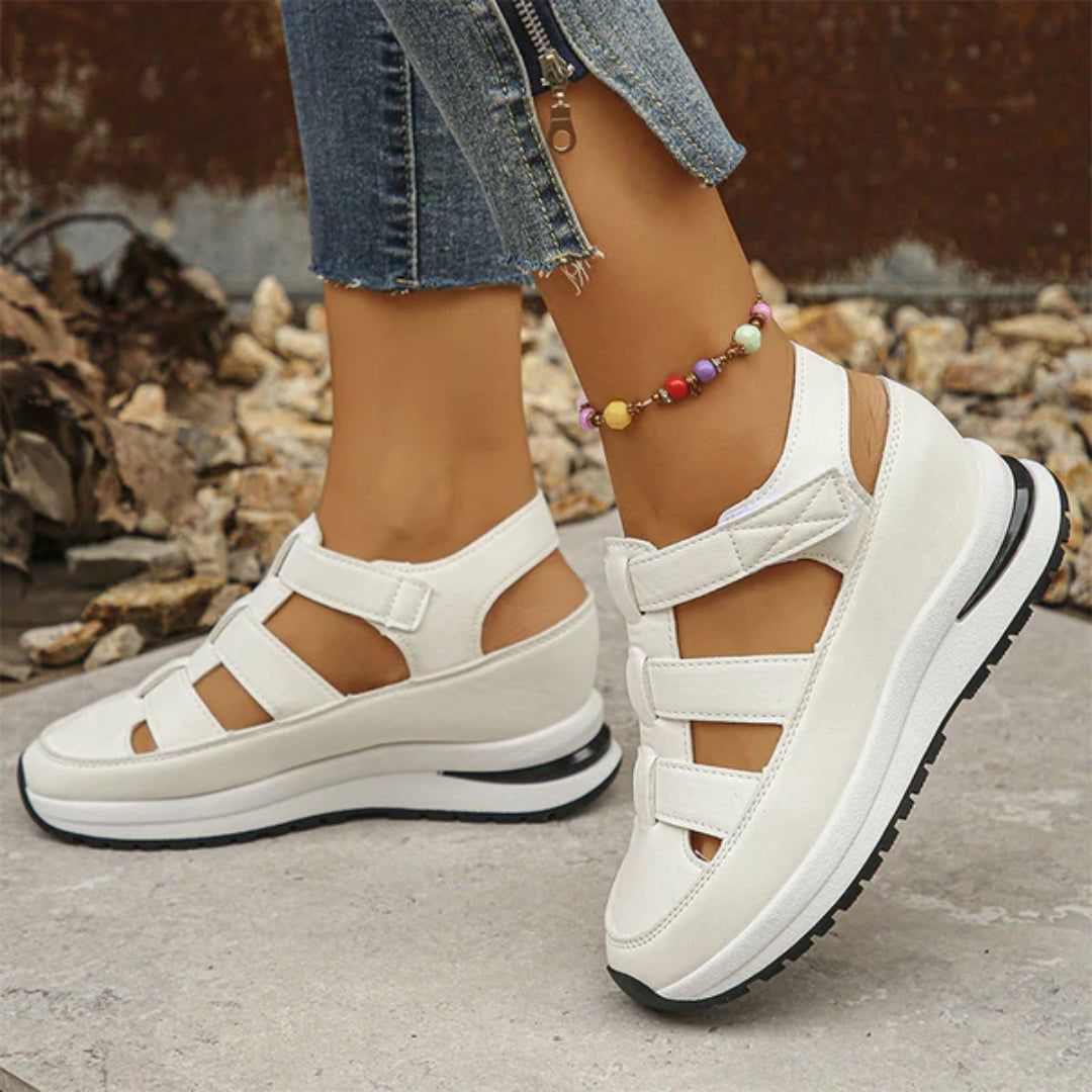 Cassidy - Orthopädische Klettband-Sandalen