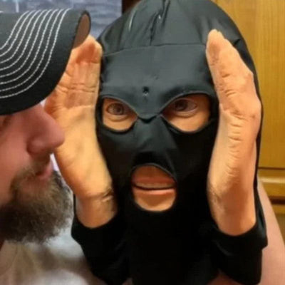 EerieEyes: De Ultieme Halloween Raamgluurder