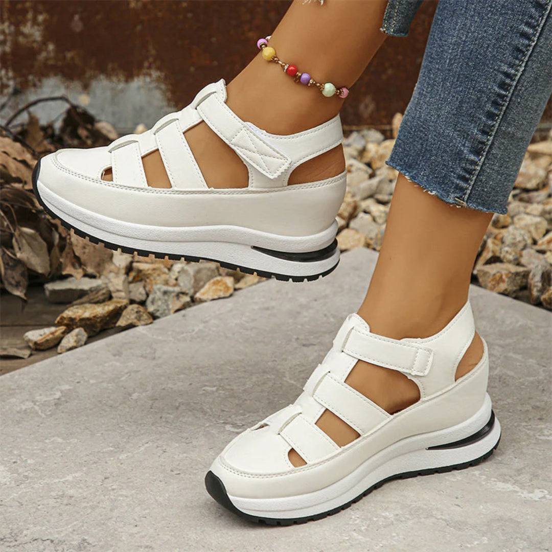 Cassidy - Orthopädische Klettband-Sandalen