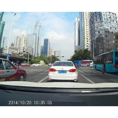 Dashcam - Full HD 1080P Opnames met 16GB Geheugenkaart - RoadVision