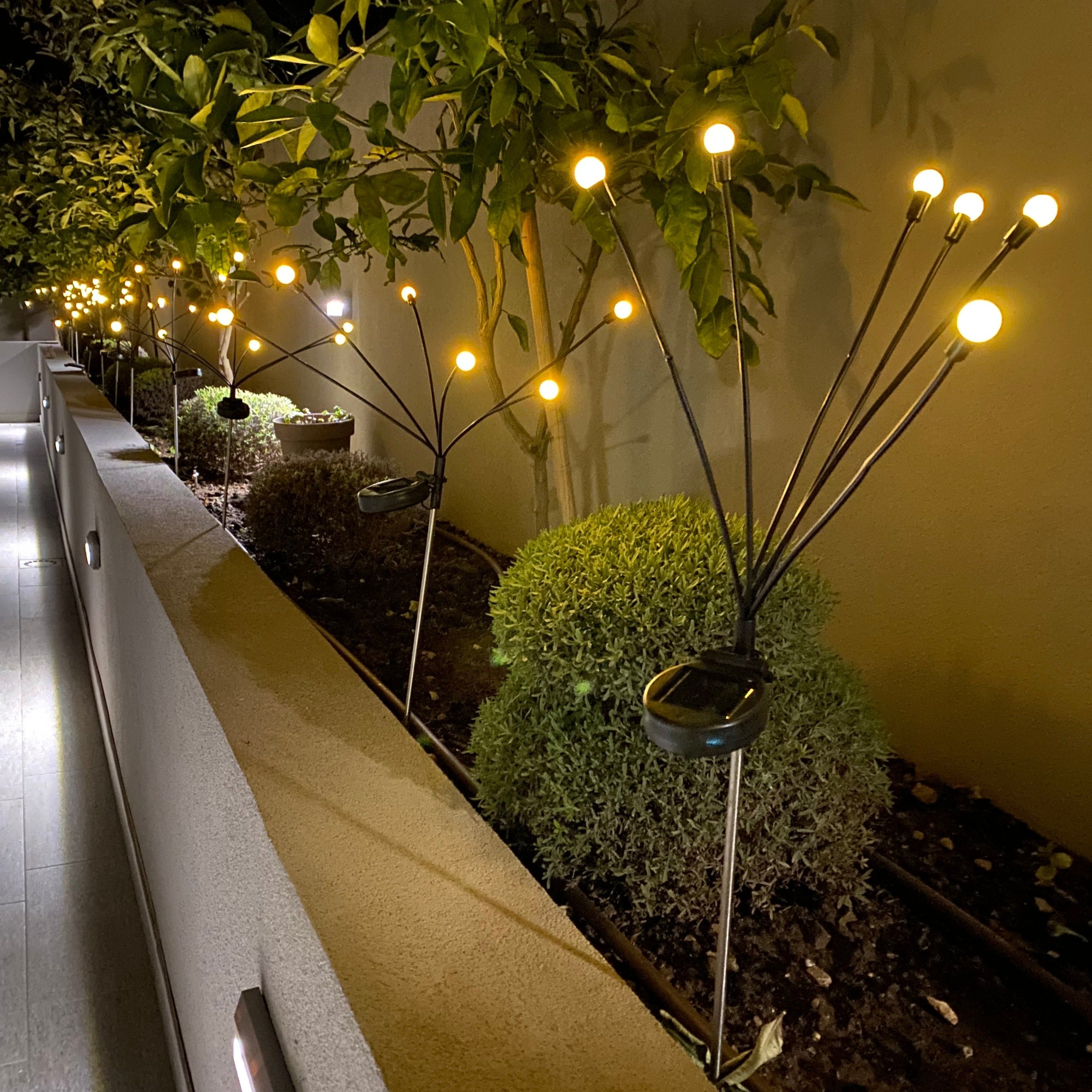 Jiggle™ | Wind Dance Solar Lamp