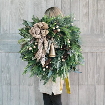 Kerstkrans met Natuurlijke Takken en Dennenappels