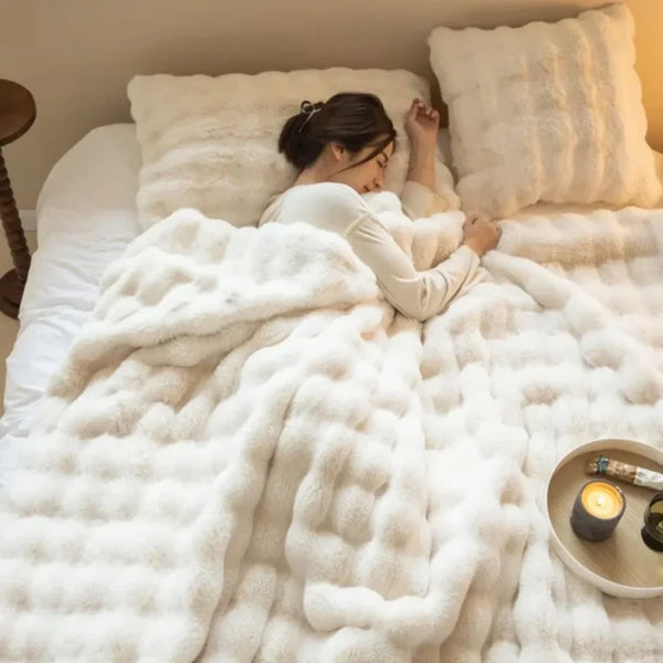 Fleece Winter Blanket - Soft Plush Fabric for Sofa and Bed