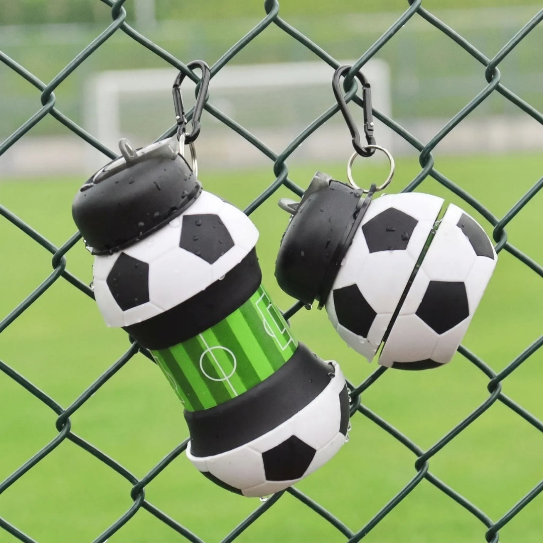 Waterfles Met Sportthema - Opvouwbaar Voetbaldesign met Karabijnhaak