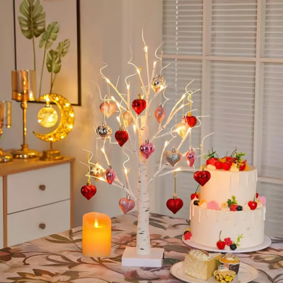 Love Tree™ – LED Berkenboom Met 18 Hartornamenten