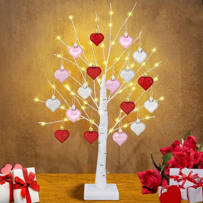 Love Tree™ – LED Berkenboom Met 18 Hartornamenten