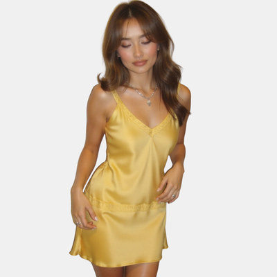 Jurk - Elegante Satijnen Mini Jurk met Kant - Velmique