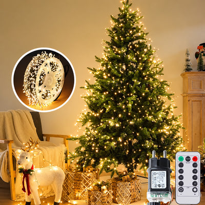 Kerstboom met warm witte clusterverlichting