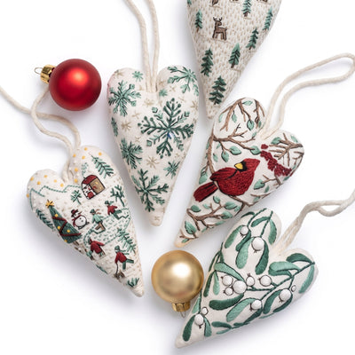 Kerst Borduurpakket - DIY Hartvormige Kersthanger voor Beginners
