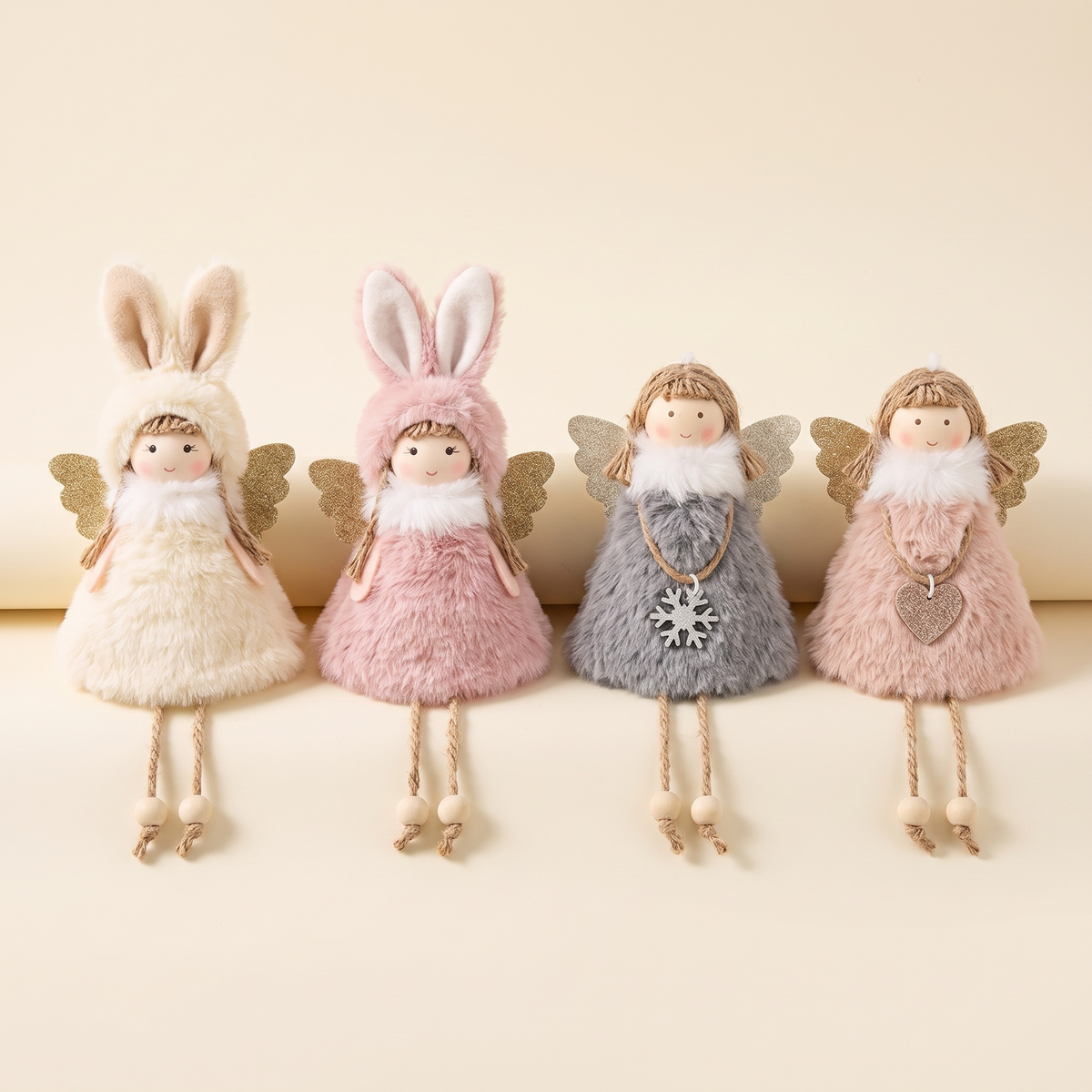 Kerstengel Hanger - Pluche Engeltje met Gouden Vleugels voor de Kerstboom