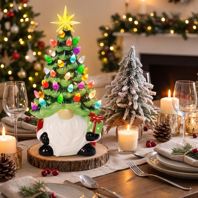 Kerstkabouter – Lichtgevend Beeldje met LED Kerstboom en Gouden Ster (3)