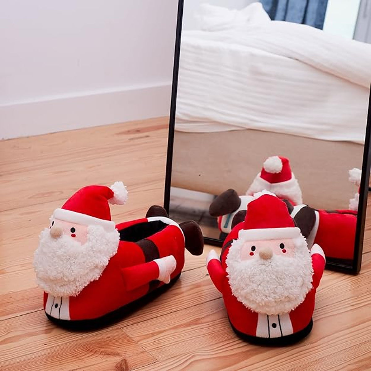 Kerstman Pantoffels – Pluche Sloffen in Vrolijk Kerstmandesign (4)