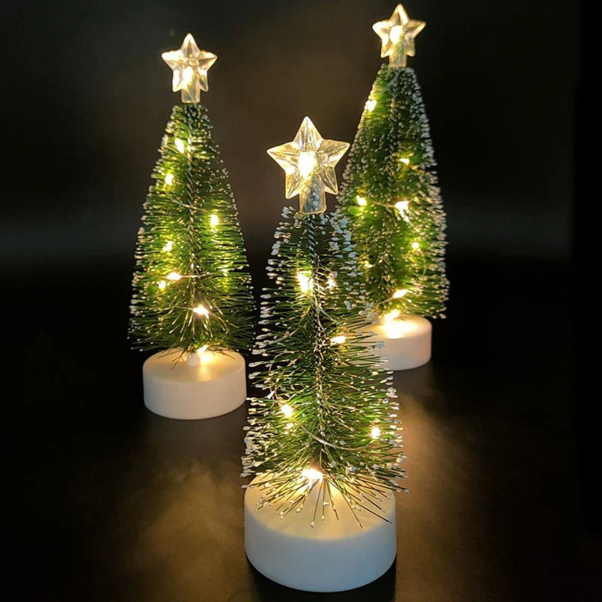 LED Kerstboompje – Besneeuwd Mini Boompje met Ster en Lichtjes (2)