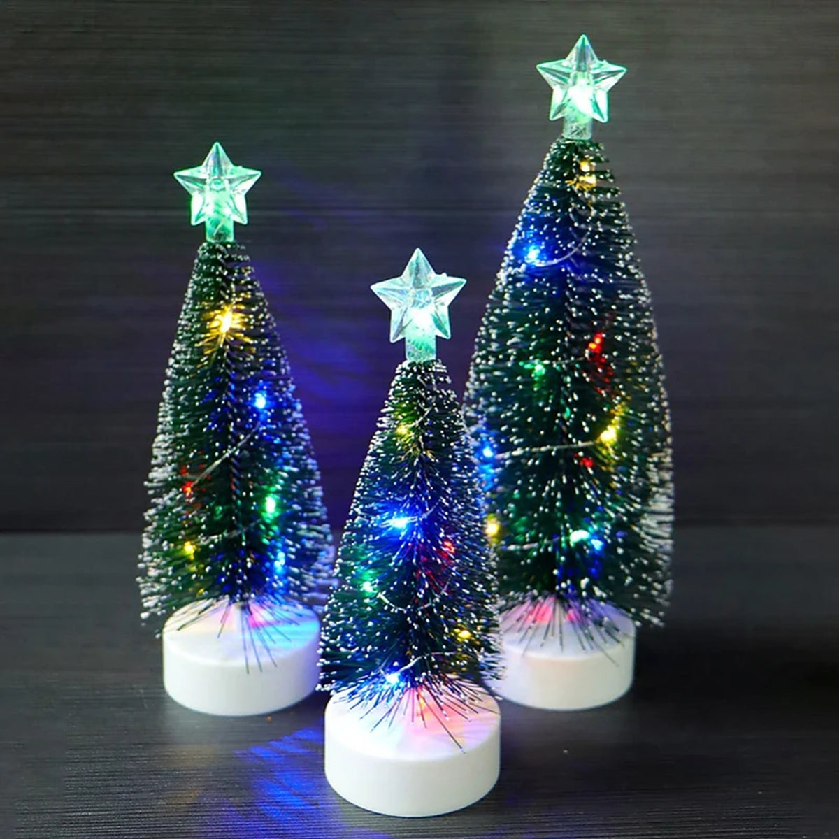 LED Kerstboompje – Besneeuwd Mini Boompje met Ster en Lichtjes (4)