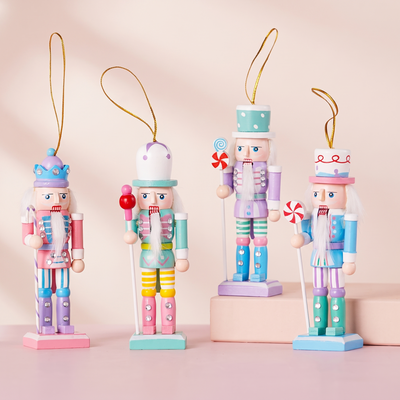 Notenkraker Hangers - Set van 4 Houten Kerstornamenten in Pasteltinten