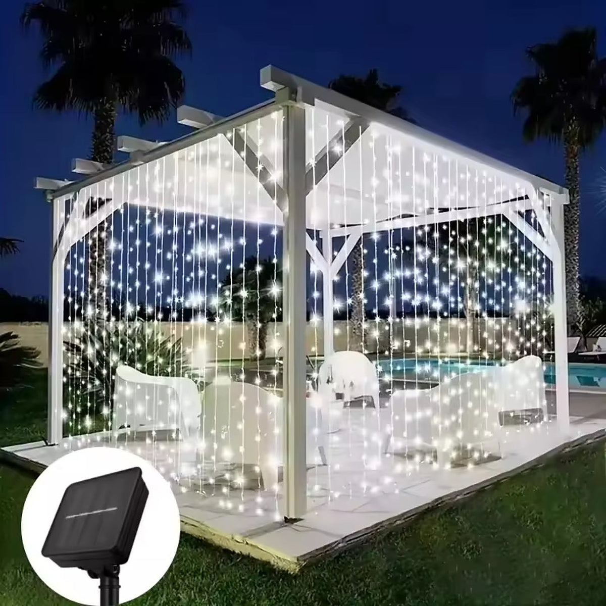 Solar lichtgordijn koud wit aan een pergola