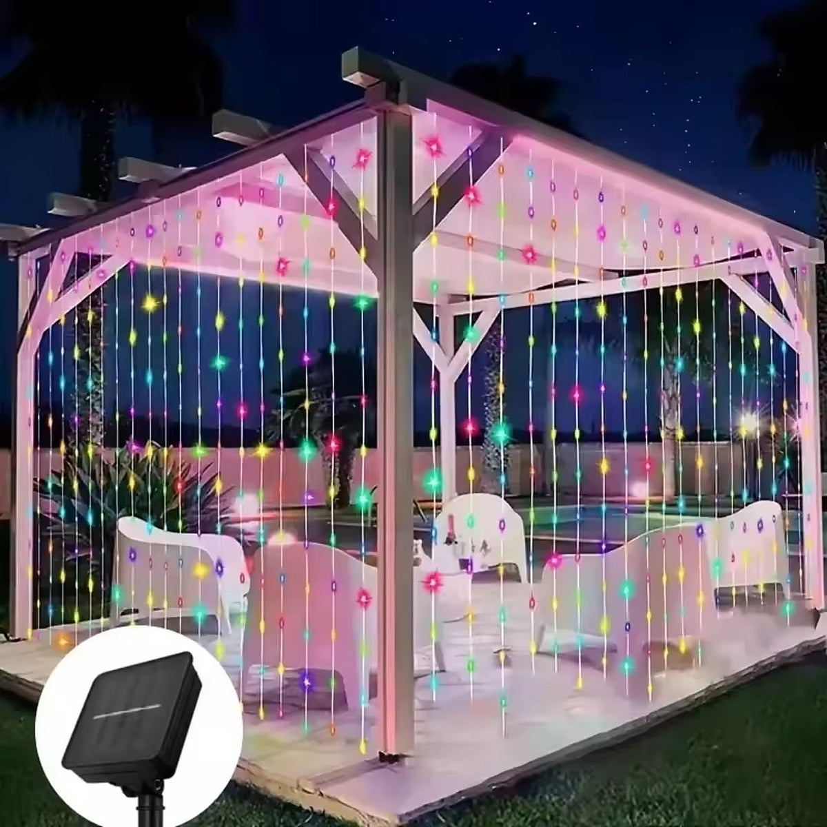 Solar lichtgordijn meerkleurig aan een pergola
